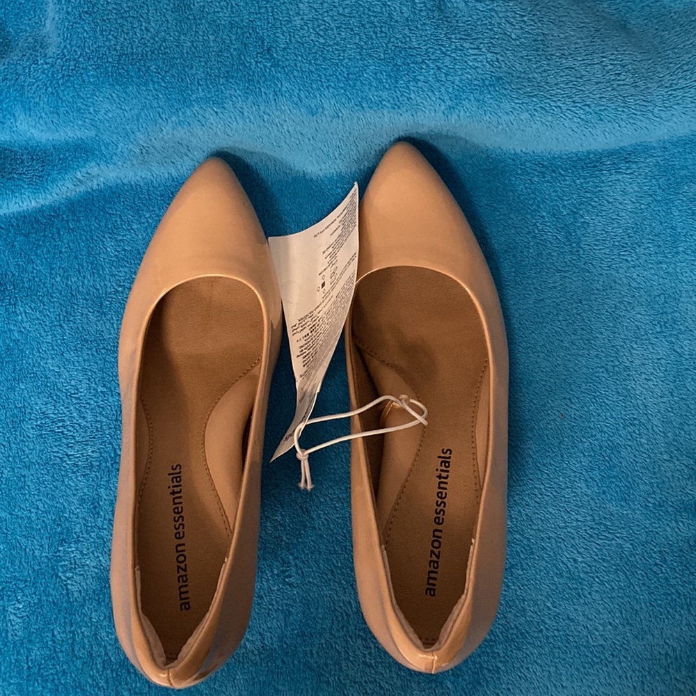 Amazon Essentials Pointed Toe Heels - Picture 3 of 5
